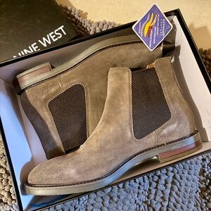 Clarks Men's Tan Chelsea Boots